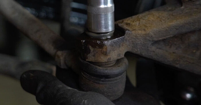 Replacing Wheel Bearing on PEUGEOT 305 I Break (581D) 1981 1.3 by yourself