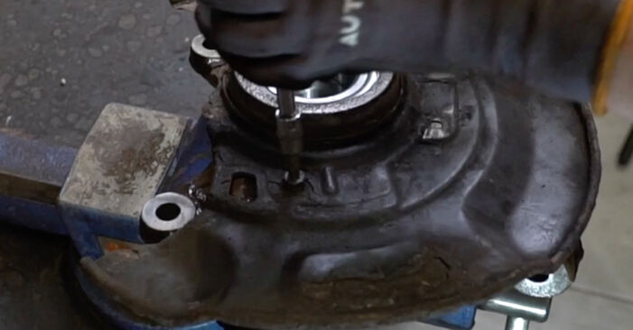 Replacing Wheel Bearing on Toyota IQ AJ1 2010 1.0 (KGJ10_) by yourself