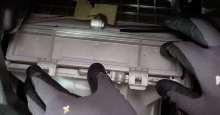 G limuzina 3.5 2013 Kabínový filter svojpomocná výmena vďaka návodu z našej dielne