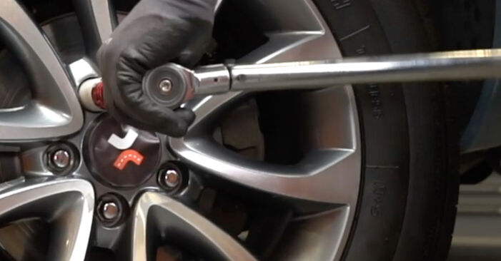 Schritt-für-Schritt-Anleitung zum selbstständigen Wechsel von Nissan Primera P12 Hatchback 2015 2.2 dCi Rillenriemen