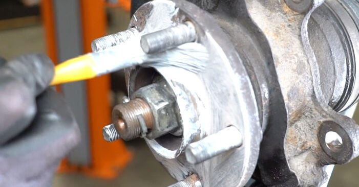 Nissan Almera Tino 2.2 dCi 2000 Bremsscheiben wechseln: Gratis Reparaturanleitungen