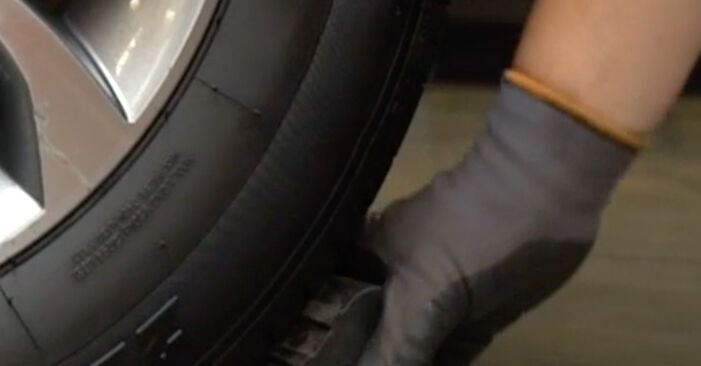 Vanskelighetsgrad: Bytte av Bremseskiver på Nissan Almera Tino 1.8 2004 – last ned illustrert veiledning