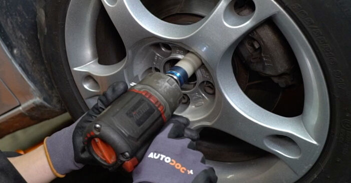 Wie man AUDI TT Roadster (8N9) 1.8 T 2000 Bremsscheiben austauscht - Schrittweise Handbücher und Videowegleitungen