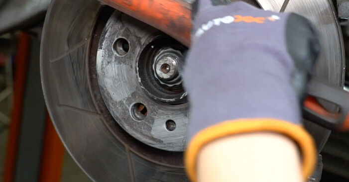 VW BORA 2014 Спирачен диск стъпка по стъпка наръчник за смяна