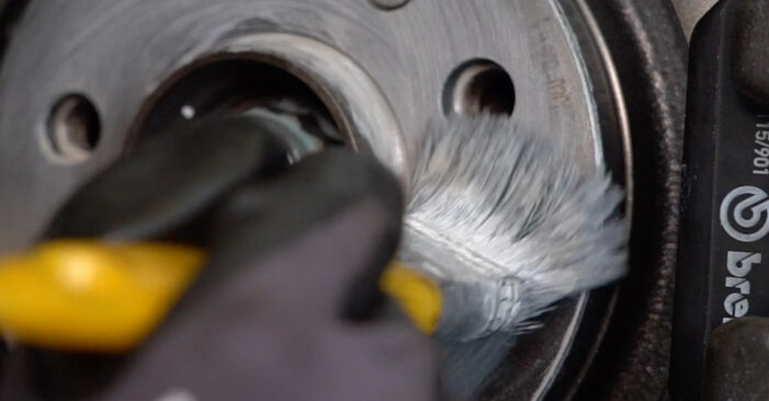 VW BORA 2.0 2013 Bremsscheiben wechseln: wie schwer ist es, selbst zu reparieren - Downloaden Sie sich illustrierte Anleitungen