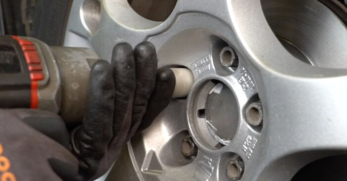 Hvordan skifte Bremseskiver på SEAT Ibiza IV Hatchback (6J5, 6P1) 2013: Last ned PDF- og videoveiledninger