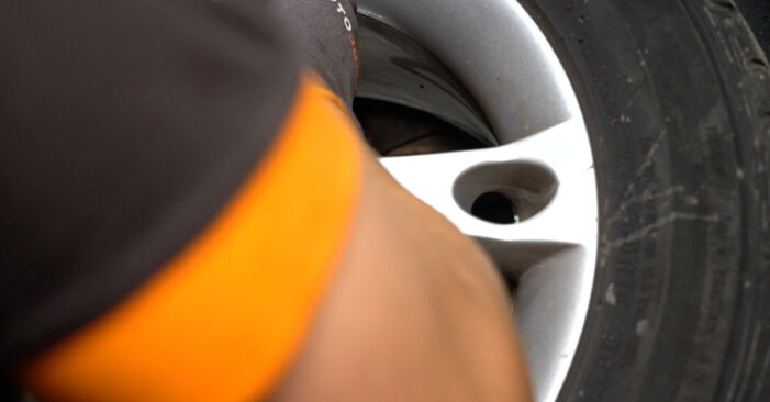 Come rimuovere VW POLO 1.6 2013 Dischi Freno - istruzioni online facili da seguire