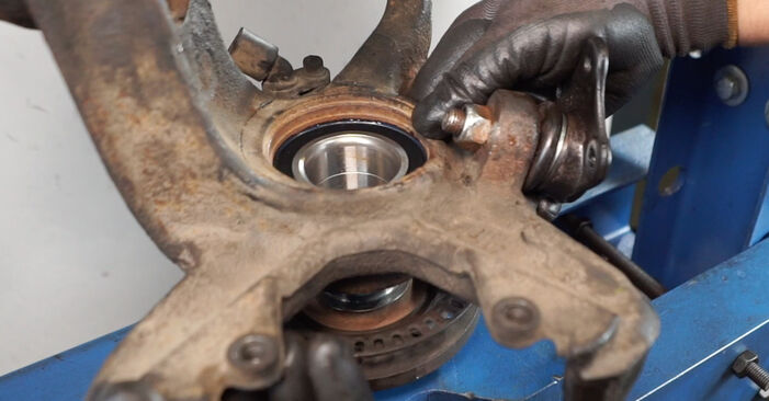 How to change Wheel Bearing on AUDI TT Coupe (8N3) 2001 - tips and tricks