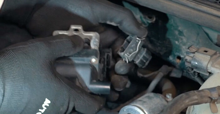Changing Ignition Coil on VW Polo Classic (86C, 80) 1.4 D 1988 by yourself
