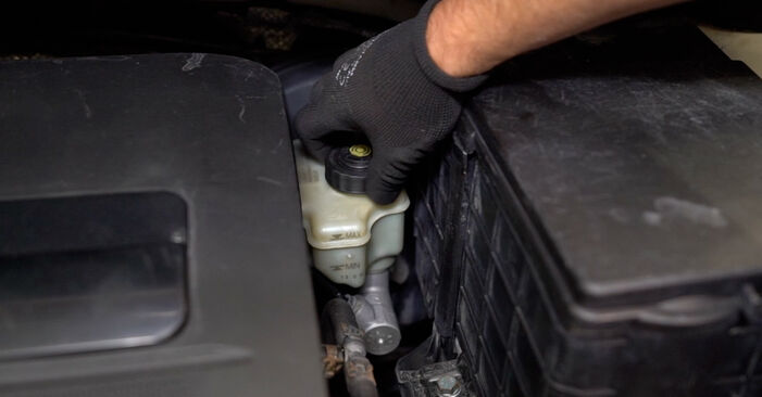 Trinn-for-trinn anbefalinger for hvordan du kan bytte VW Caddy Mk3 2005 1.6 Bremsecaliper selv