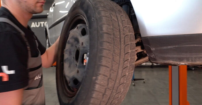 Cambie Bieletas de Suspensión en un AUDI A1 Sportback (8XA, 8XF) 1.0 TFSI 2014 usted mismo