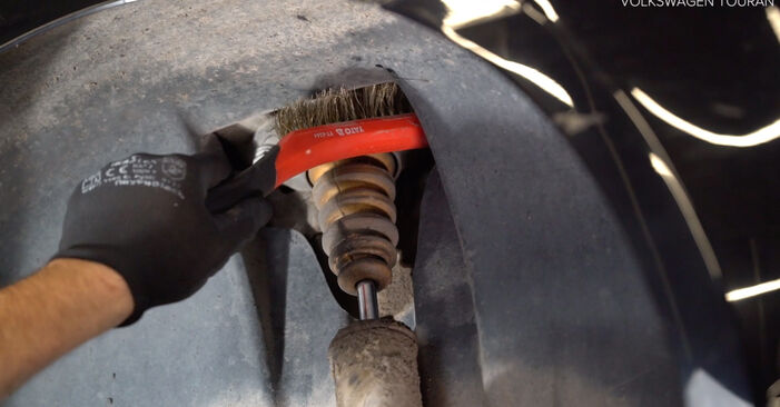 Cómo reemplazar Amortiguadores en un SEAT Toledo III (5P2) 2009: descargue manuales en PDF e instrucciones en video