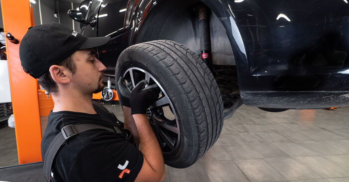 Changing Brake Discs on VW Caddy V Van (SBA, SBH) 1.6 SRE 2023 by yourself