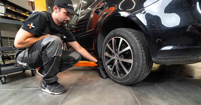 Changing Brake Discs on VW Caddy V California (SBB, SBJ) 1.5 TSi EVO 2023 by yourself