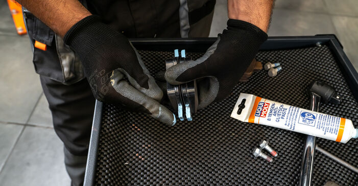 How to change Brake Pads on VW Beetle Hatchback (5C1, 5C2) 2014 - tips and tricks