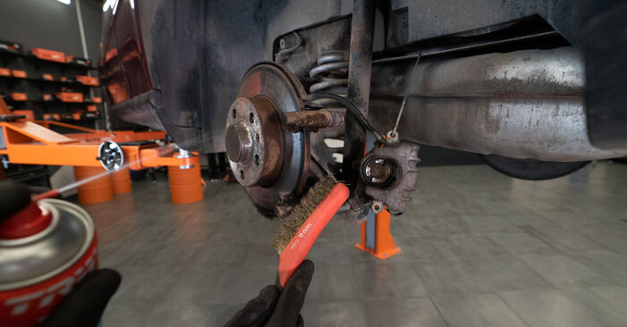 VW POLO 1.4 TDi Brake Pads replacement: online guides and video tutorials