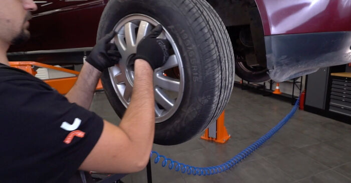 Cum să mentenanța Placute Frana SEAT Leon Hatchback (5F1) 2.0 TDI 2013 – manualele pas cu pas și ghidurile video