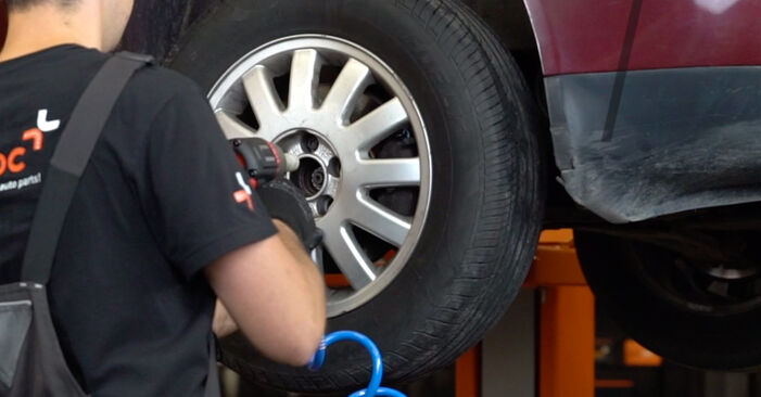 Seat Leon 5f 1.6 TDI 2014 Bremsbeläge wechseln: Kostenfreie Reparaturwegleitungen