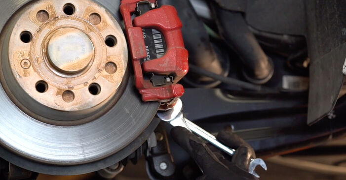 Wie man Bremsbeläge am VW PASSAT (315, 3A5) 1993 wechselt – Laden Sie sich PDF-Wegleitungen und Videoanweisungen herunter