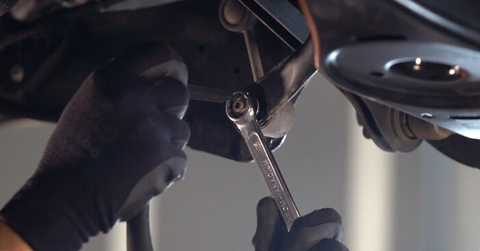 Wie schmierig ist es, selber zu reparieren: Koppelstange beim Audi A3 8L 1.9 TDI 2002 wechseln – Downloaden Sie sich Bildanleitungen