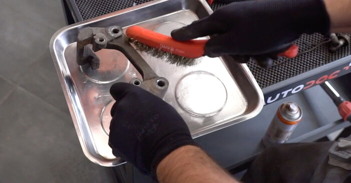 Cómo reemplazar Discos de Freno en un MINI Cabrio (R52) Cooper 2005 - manuales paso a paso y guías en video