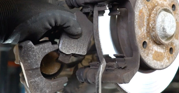 CITROËN BERLINGO 1.9 D Brake Pads replacement: online guides and video tutorials