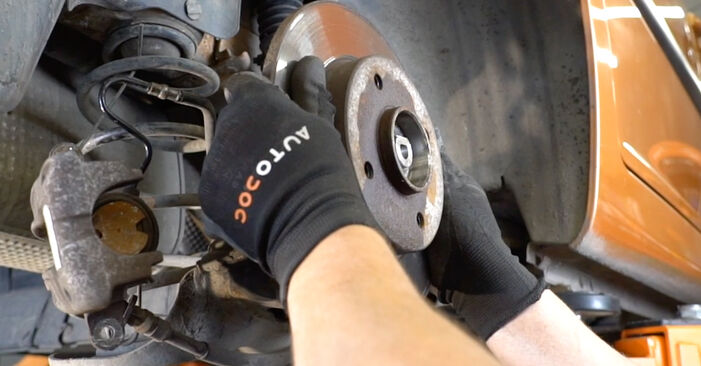 DIY replacement of Wheel Bearing on CITROËN C4 Coupe (LA_) 1.4 16V 2010 is not an issue anymore with our step-by-step tutorial