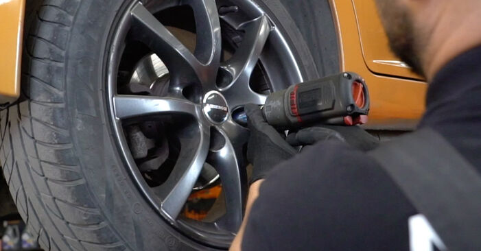 Come sostituire Cuscinetti ruota posteriore e anteriore CITROËN DS3 1.6 THP 155 2010 - manuali passo passo e video guide
