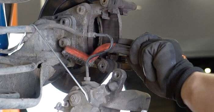 Hvordan skifte CITROËN C4 2013 Hjullager trinn–for–trinn veiledning