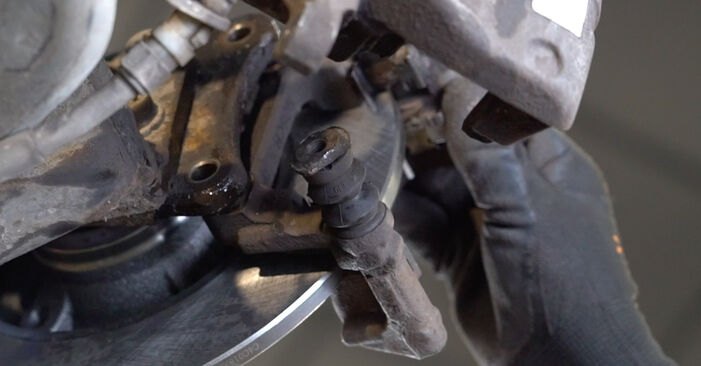 Wie lange benötigt das Auswechseln der Teile: Radlager beim Citroen DS3 Cabrio 2015 - Detailliertes PDF-Tutorial