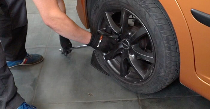 Hogyan Citroen DS3 Cabrio 2013 Kerékcsapágy cseréje - ingyenes PDF és videó-útmutatók