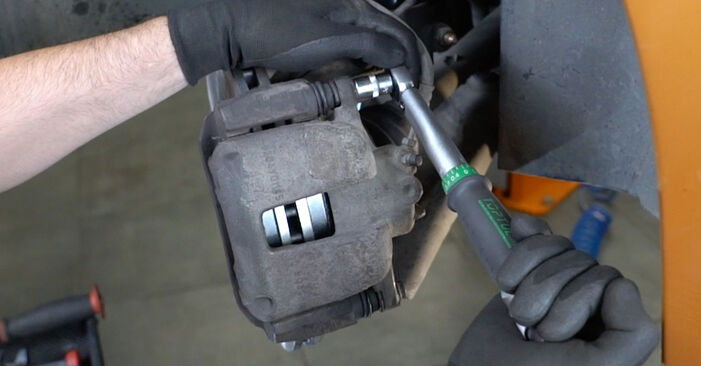 Bytte Bremseskiver på Peugeot 207 cc 2008 1.6 16V alene