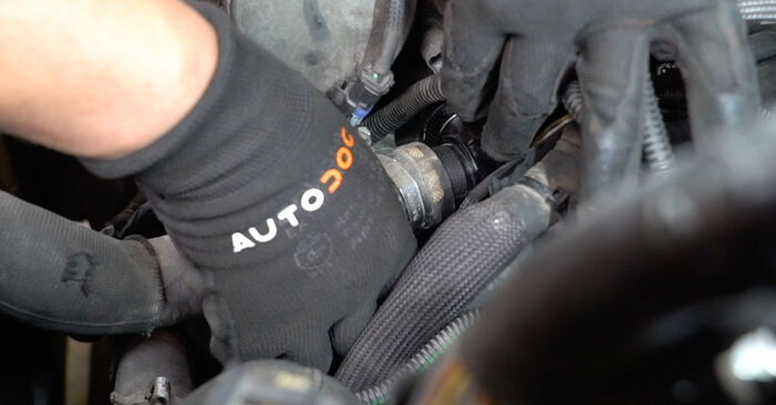 Replacing Thermostat on Citroën C4 Coupe 2006 1.6 HDi by yourself