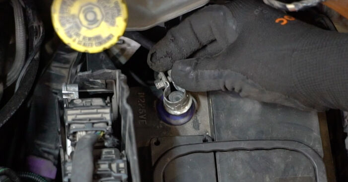 Citroën C4 Coupe 1.6 16V 2006 Thermostat wechseln: Gratis Reparaturanleitungen