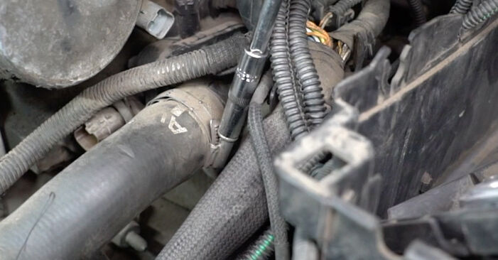 Jak zdjąć i wymienić Termostat układu chłodzenia Peugeot 308 SW 1.6 THP 16V 2011 - łatwe w użyciu instrukcje online