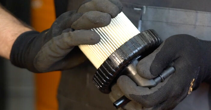 PEUGEOT PARTNER 1.8 Fuel Filter replacement: online guides and video tutorials