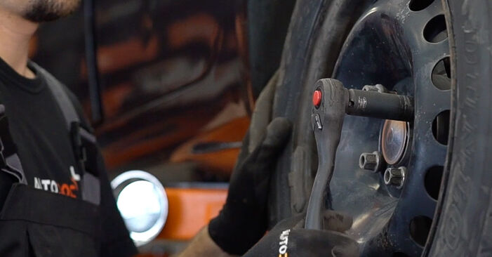Nissan Micra K12 1.4 16V 2004 Bremsbeläge wechseln: Gratis Reparaturanleitungen