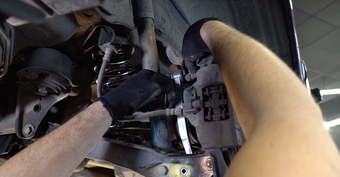 Replacing Anti Roll Bar Links on Mercedes S124 (W124) 1986 250 D 2.5 (124.185) by yourself
