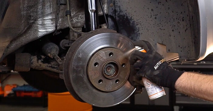 How to remove VW POLO 1.6 2006 Strut Mount - online easy-to-follow instructions