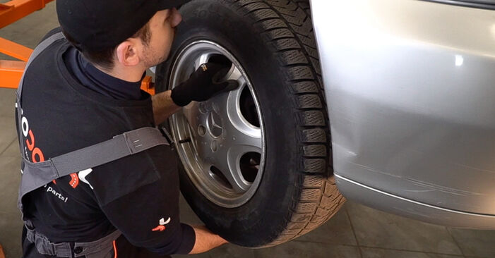 Changing Brake Pads on MERCEDES-BENZ V-Class (W638/2) V 280 2.8 (638.244, 638.294) 1999 by yourself