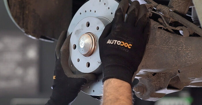 DIY replacement of Brake Discs on FIAT PUNTO (176) 1.2 75 1993 is not an issue anymore with our step-by-step tutorial