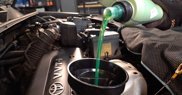 Wechseln Sie Ölfilter beim TOYOTA Camry Limousine (_V4_) 3.5 (GSV40_) 2009 selbst aus