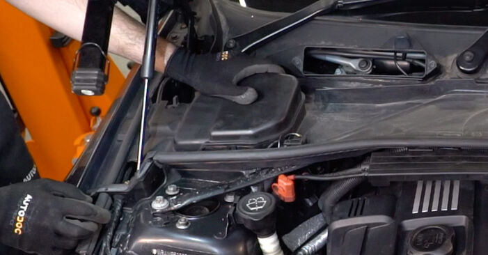 A substituição do Vela de Ignição no BMW 5 Touring (F11) 525 d 2014 não é mais um problema com o nosso tutorial passo a passo.