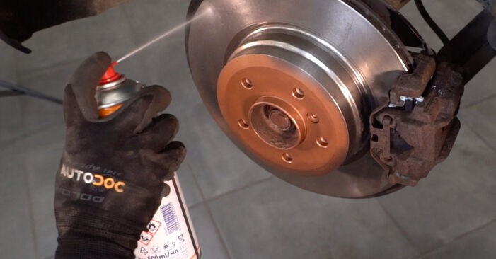 BMW 3 SERIES Stabdžių diskas keitimas: nemokamos remonto instrukcijos