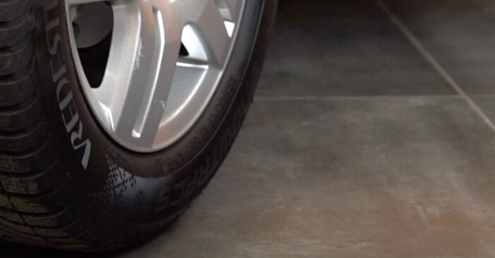 VW POLO 1.2 TSI 2013 Féknyereg eltávolítás - online könnyen követhető utasítások