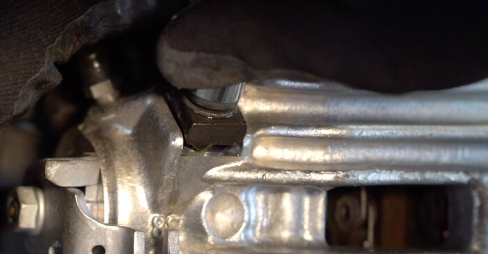 Cómo reemplazar Pinzas de Freno en un SEAT Ibiza III Hatchback (6L) 1.9 TDI 2003 - manuales paso a paso y guías en video