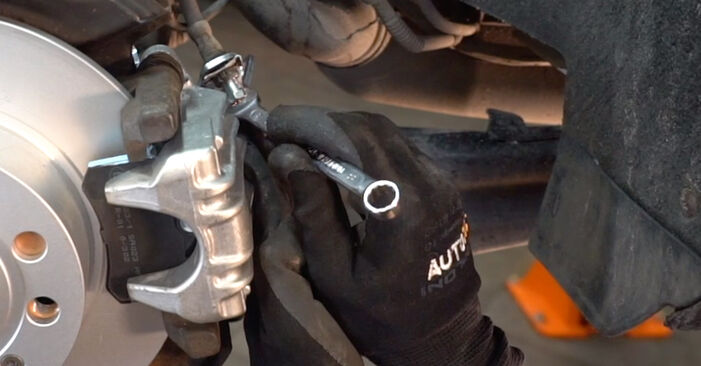 Wie kompliziert ist es, selbst zu reparieren: Bremssattel am Audi TT 8J 2.0 TFSI quattro 2012 ersetzen – Laden Sie sich illustrierte Wegleitungen herunter