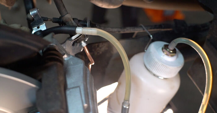 Trinn-for-trinn anbefalinger for hvordan du kan bytte Skoda Yeti 5l 2013 1.8 TSI 4x4 Bremsecaliper selv