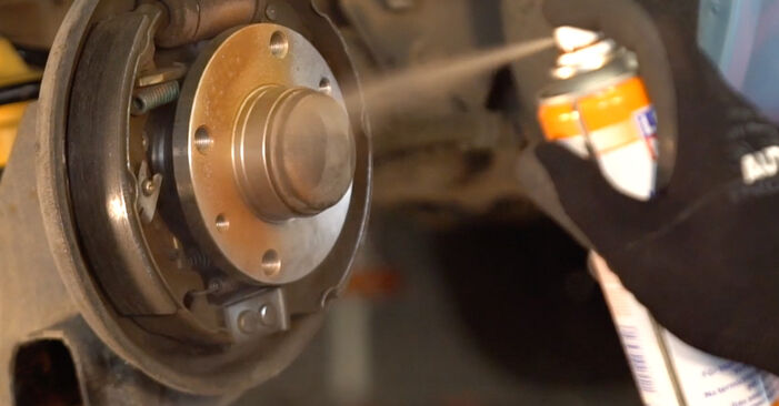 DIY replacement of Wheel Bearing on FIAT PUNTO (176) 1.2 75 1993 is not an issue anymore with our step-by-step tutorial