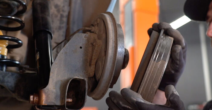 Wie kompliziert ist es, selbst zu reparieren: Radlager am Fiat Punto 176 1.2 60 1999 ersetzen – Laden Sie sich illustrierte Wegleitungen herunter